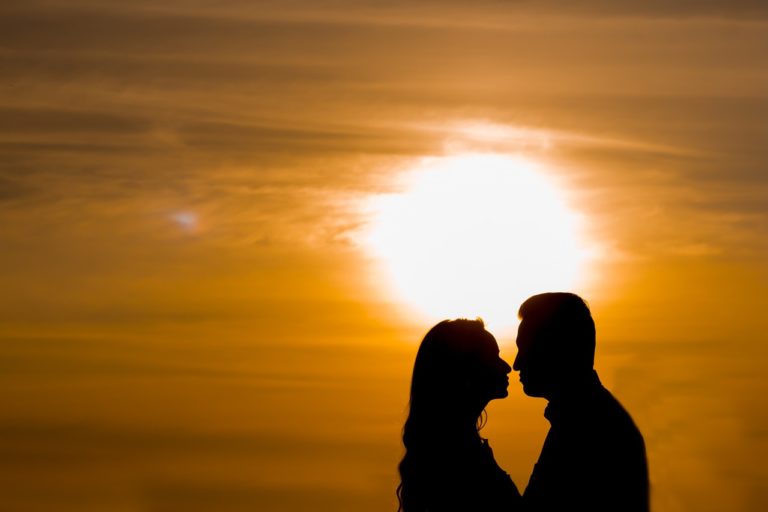 Romantik und Intimität stärken: Tipps für eine erfüllende Beziehung