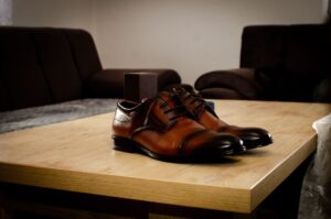 Stinkende Schuhe neutralisieren: 5 Hausmittel, die sofort helfen